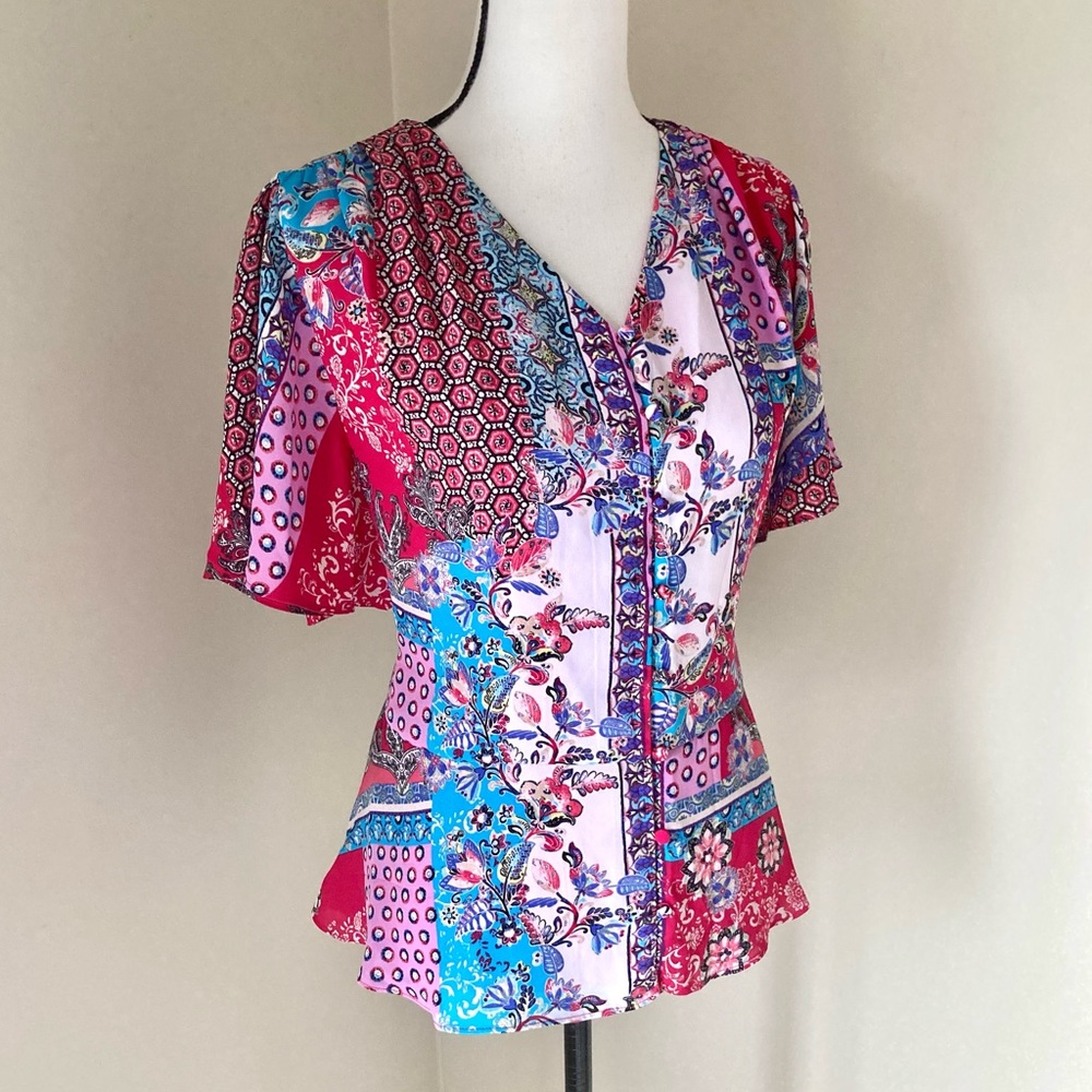 NWT Chico’s Patchwork Peplum Flutter-Sleeve Top S… - image 7